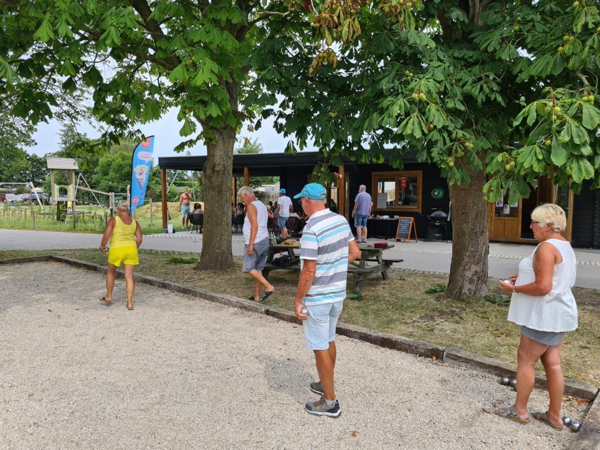Chalet 2A Op Recreatiepark De Wielen Sint Maarten Exteriér fotografie